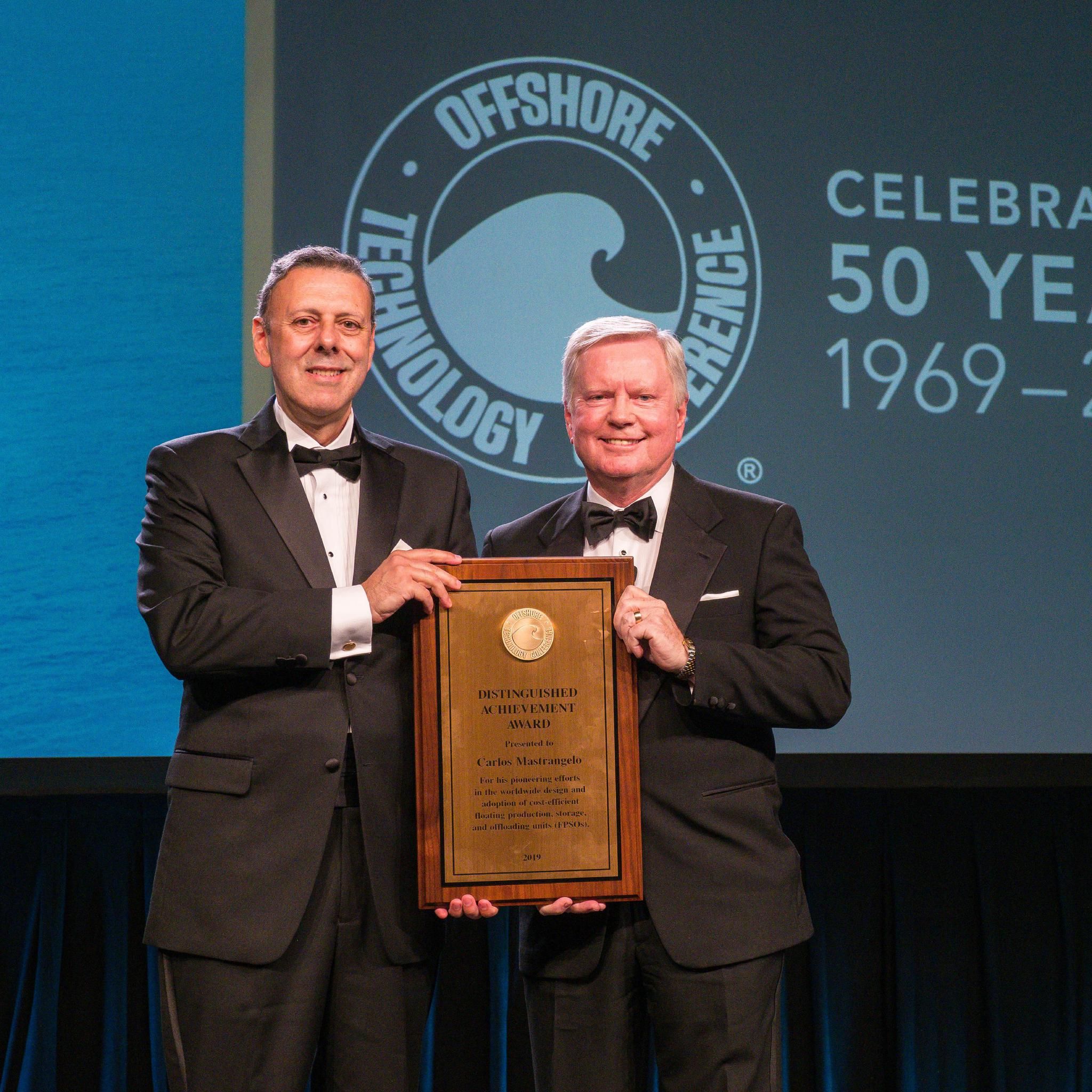 Distinguished Achievement Award Distinguished Achievement Award